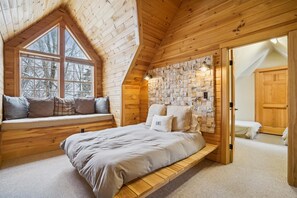 7 bedrooms, free WiFi, bed sheets