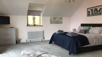 1 bedroom, iron/ironing board, WiFi, bed sheets