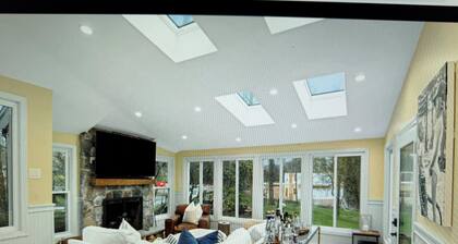 22 minutes to Foxboro - FIFA GAMES 20 MINUTE AWAY - SLEEPS 10, FITNESS AND SPA