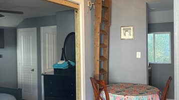 1 habitación, wifi gratis y ropa de cama