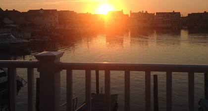 Boutique Bay Front Condo with water slip in Stone Harbor