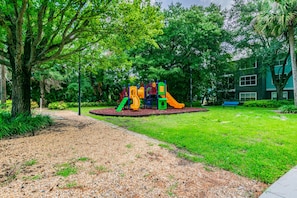 Área de juegos infantiles al aire libre