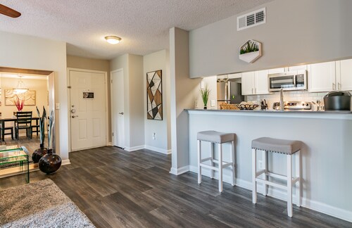 CP-514: Luxury Clearwater Apartment