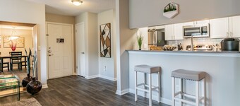 CP-514: Luxury Clearwater Apartment