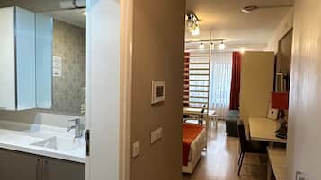 Doppelzimmer | Bettwäsche aus ägyptischer Baumwolle, hochwertige Bettwaren, Zimmersafe