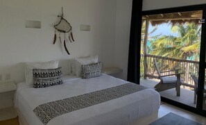 Room, Sea View (Top)