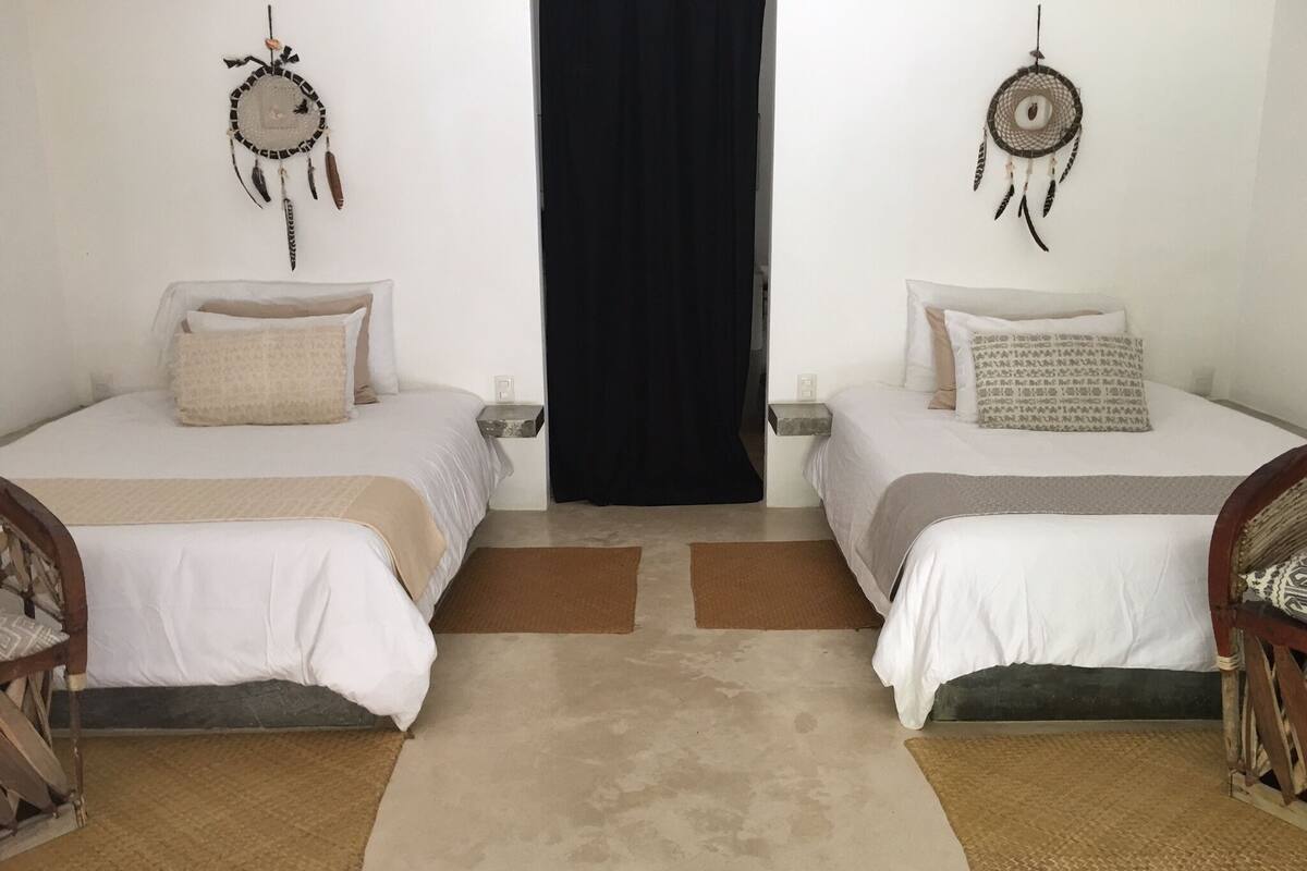 Room (Twin queen beach)