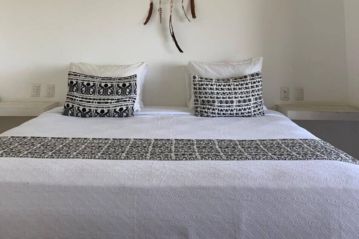 Room, Sea View
