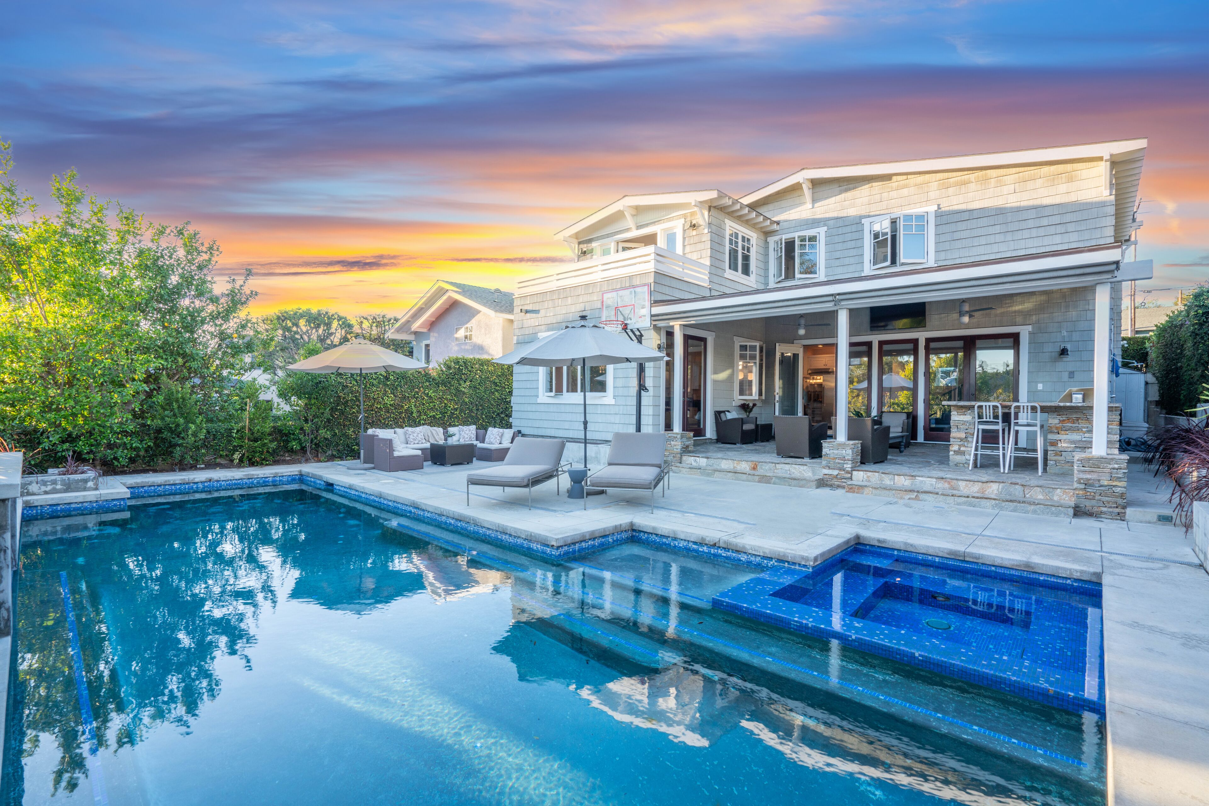 Hermosa Beach Oasis with Pool & Jacuzzi - Private!