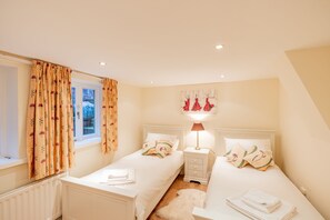 2 soverom, strykejern/-brett, wi-fi og sengetøy