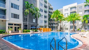 Outdoor pool - BC-324: Channelside Luxury Apartment (Tampa)