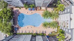 Outdoor pool - BC-324: Channelside Luxury Apartment (Tampa)