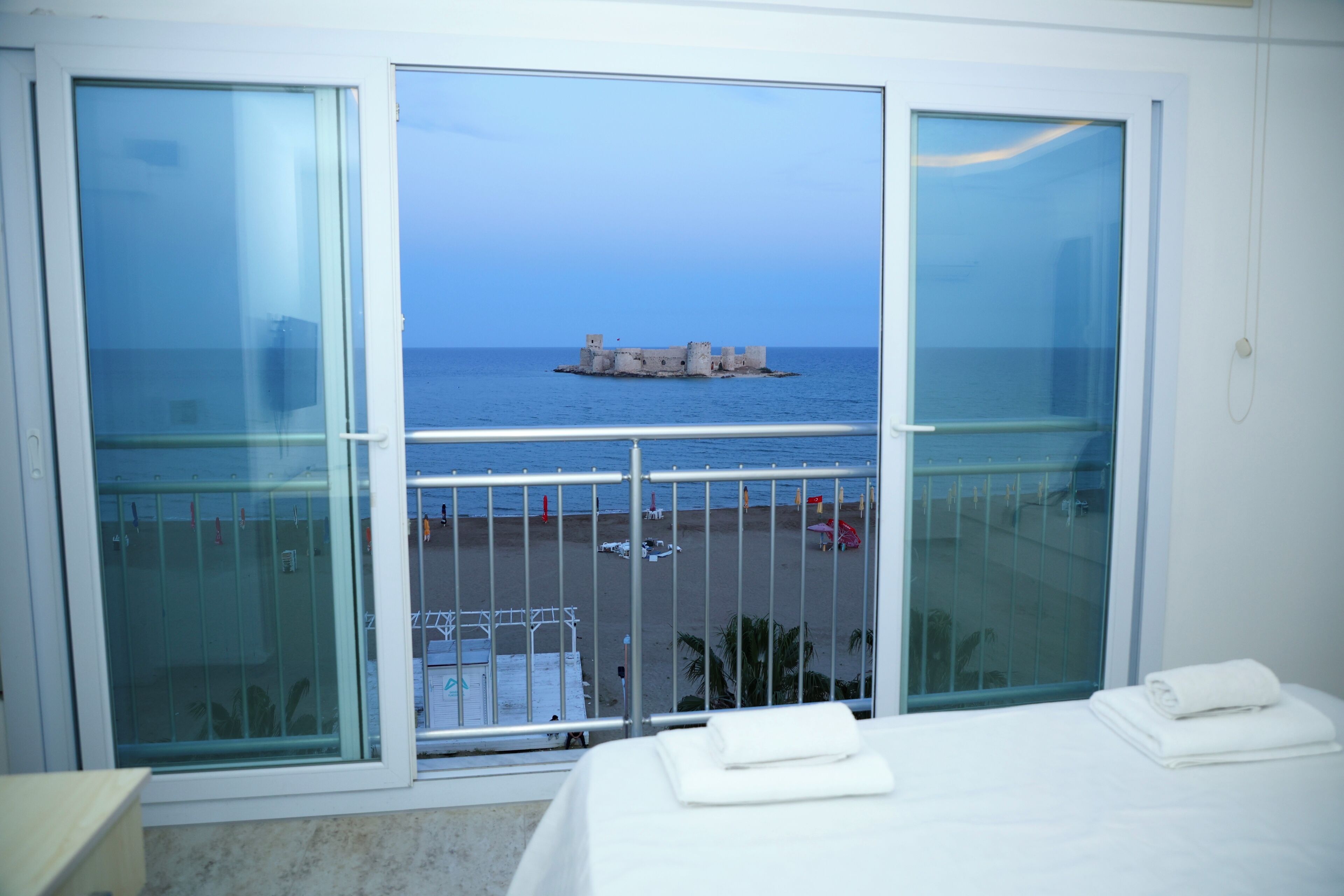 Deluxe Double Room | Beach/ocean view