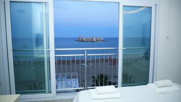 Deluxe Double Room | Beach/ocean view