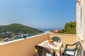 Outdoor dining - Dubrovnik Golden View Apartment (Dubrovnik)