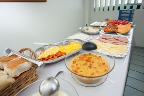 Petit déjeuner buffet compris tous les jours