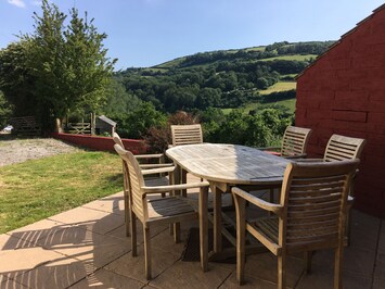 Alfresco dining with a view