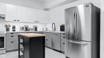 Fridge, microwave