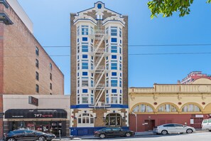 Front of property - Kasa La Monarca San Francisco (San Francisco)