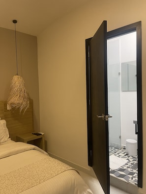 Superior Room | Desk, laptop workspace, soundproofing, free WiFi