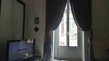 2 slaapkamers, een kluis op de kamer, reisbedje, gratis wifi