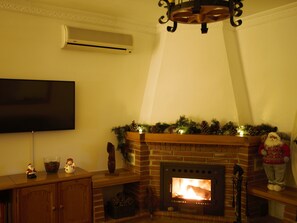 Interior - Villa with private pool,  Mountain views and easy access to visit Andalucia  (Villanueva del Trabuco)