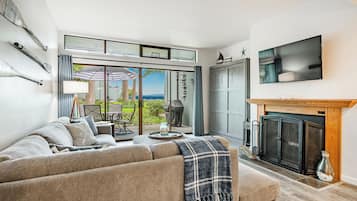 Smart TV, fireplace, foosball, books