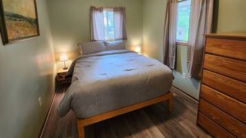 4 bedrooms, WiFi, bed sheets