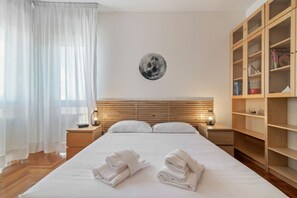 2 habitaciones, tabla de planchar con plancha, wifi y ropa de cama 