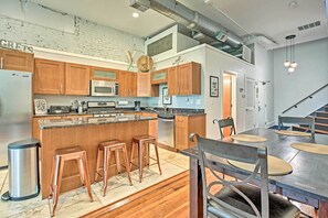 Fridge, microwave, stovetop, dishwasher - Walk to Dtwn Distilleries: Nulu Art District Loft (Louisville)