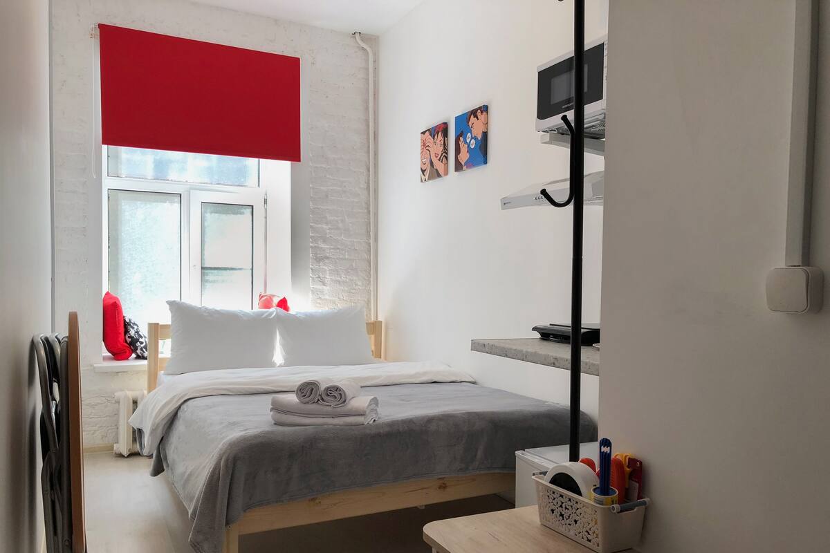 1 bedroom, laptop workspace