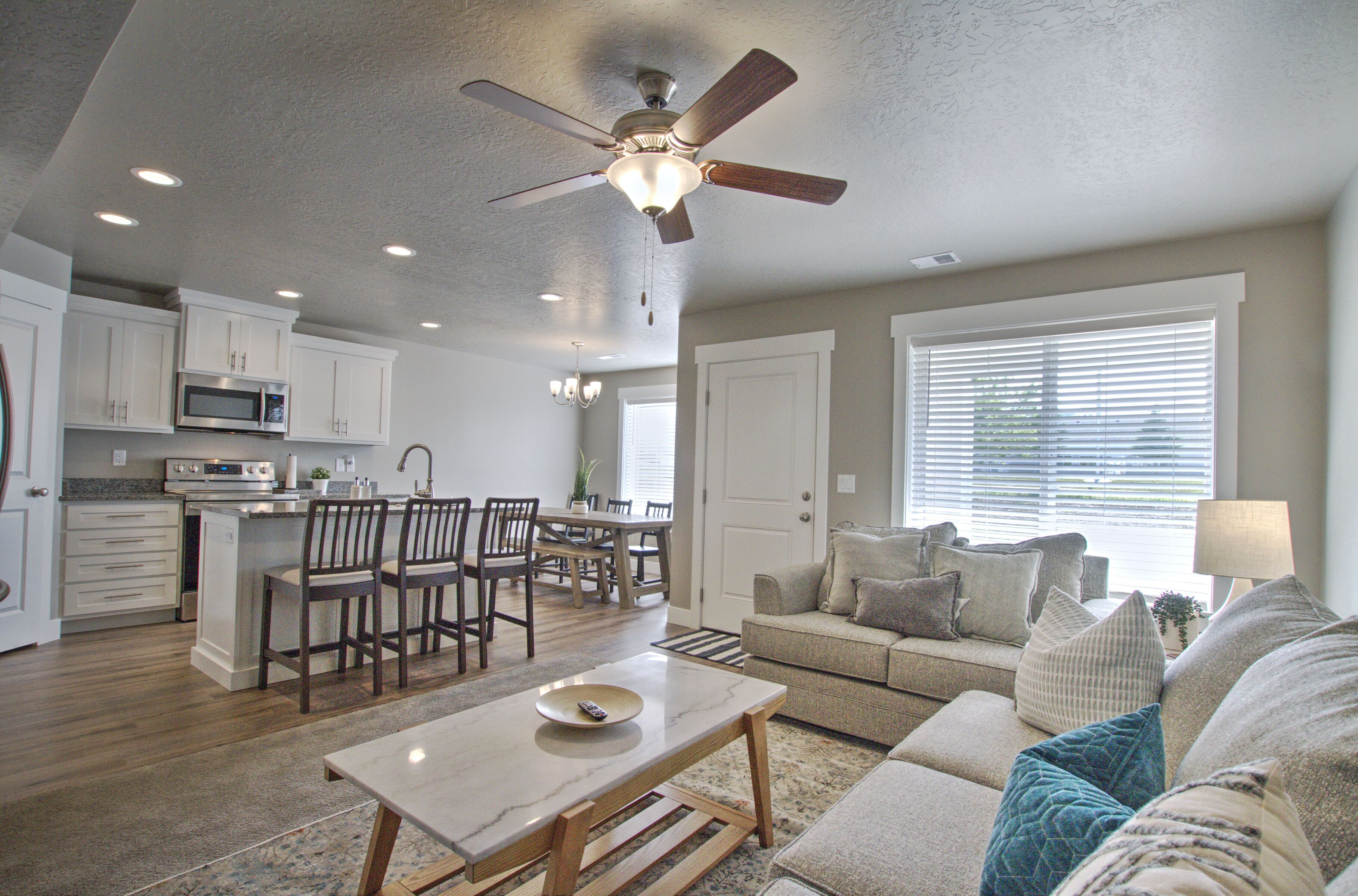 284 - Bear Lake Escapes. Great New Townhome with high speed fiber WiFi!
