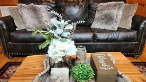 Living area - The Wild Buck, A Secluded Cabin that Borders the National Forest (Broken Bow)