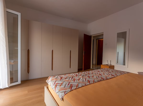 3 habitaciones, internet y ropa de cama