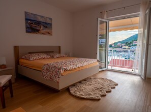 3 bedrooms, Internet, bed sheets - Apartments Peselj-Three Bedroom Apartment with Terrace and Sea View (Smokvica)