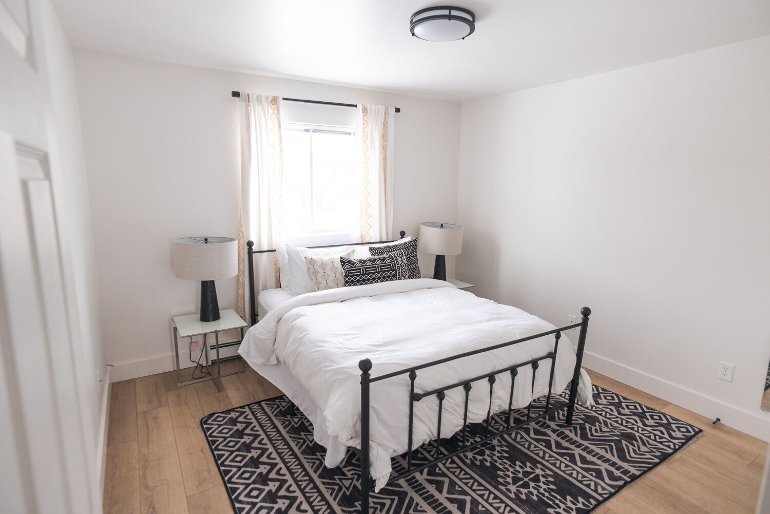 2 chambres, fer et planche à repasser, Wi-Fi gratuit, draps fournis