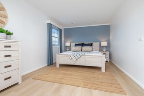 3 chambres, fer et planche à repasser, Wi-Fi, draps fournis