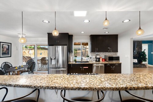 Spacious Old Town Scottsdale Paradise w/ Heated Pool, Hot Tub, Firepit & Grill!