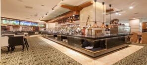 Desayuno de autoservicio diario (CNY 68 por persona)