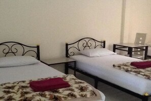 Bureau, Wi-Fi gratuit, draps fournis