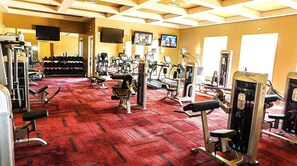 Fitness facility - Country Club 1128, heated pool, 1000 feet from Golfland Sunsplash Amusement Park (Mesa)