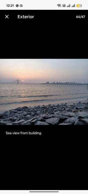 Una spiaggia nelle vicinanze