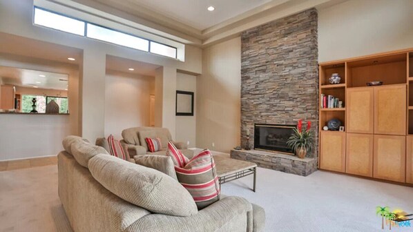 TV, fireplace - Beautiful Santa Fe Style Residence (Palm Desert)