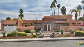 Exterior - Beautiful Santa Fe Style Residence (Palm Desert)