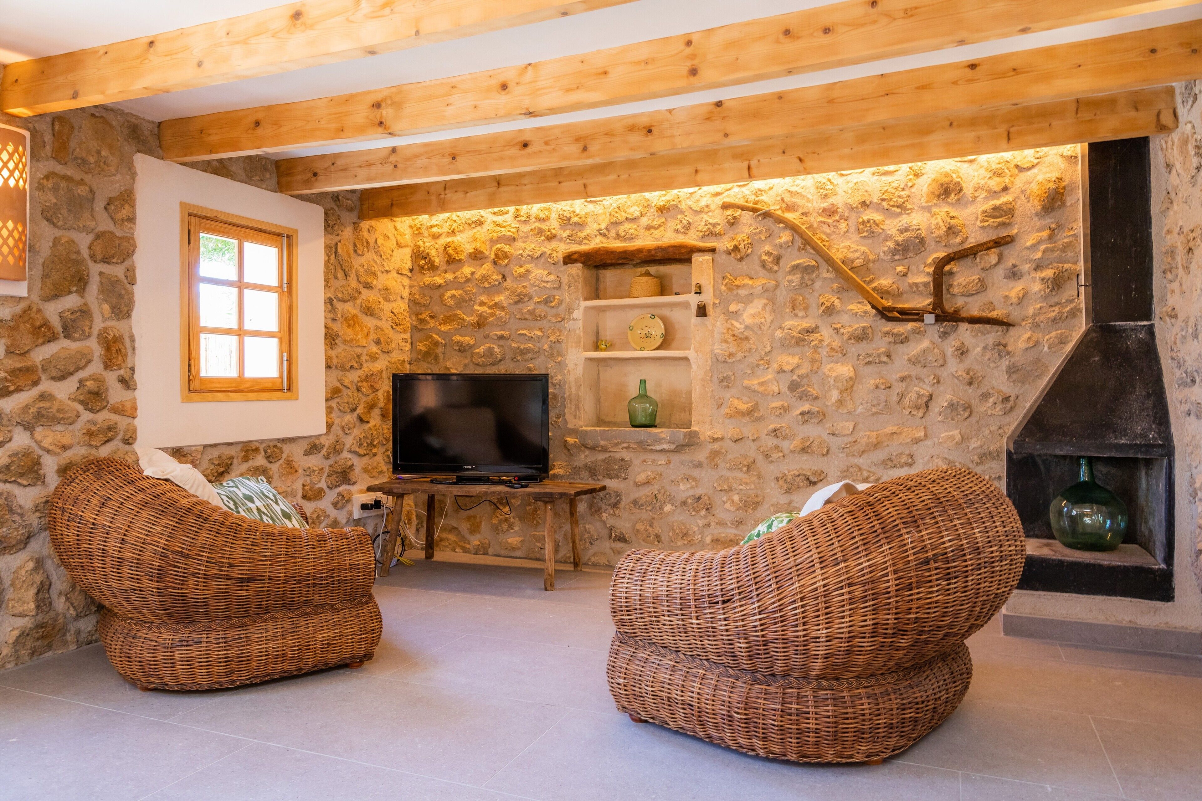 Télévision, chaîne hi-fi