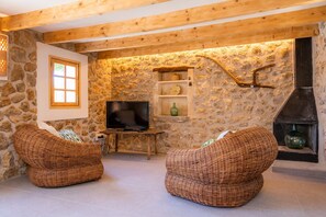 Télévision, chaîne hi-fi