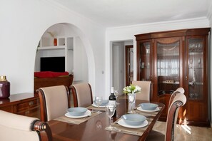Dining - Beachside Villa "Muñoz" with Heated Pool, Air Conditioning & Wi-Fi (Puerto del Carmen)