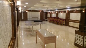 Dining - Hotel Ravi Teja (Adilabad)