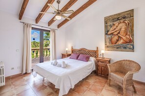 4 habitaciones, tabla de planchar con plancha y wifi gratis 