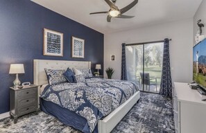 3 室のベッドルーム、WiFi (無料)、ベッドシーツ